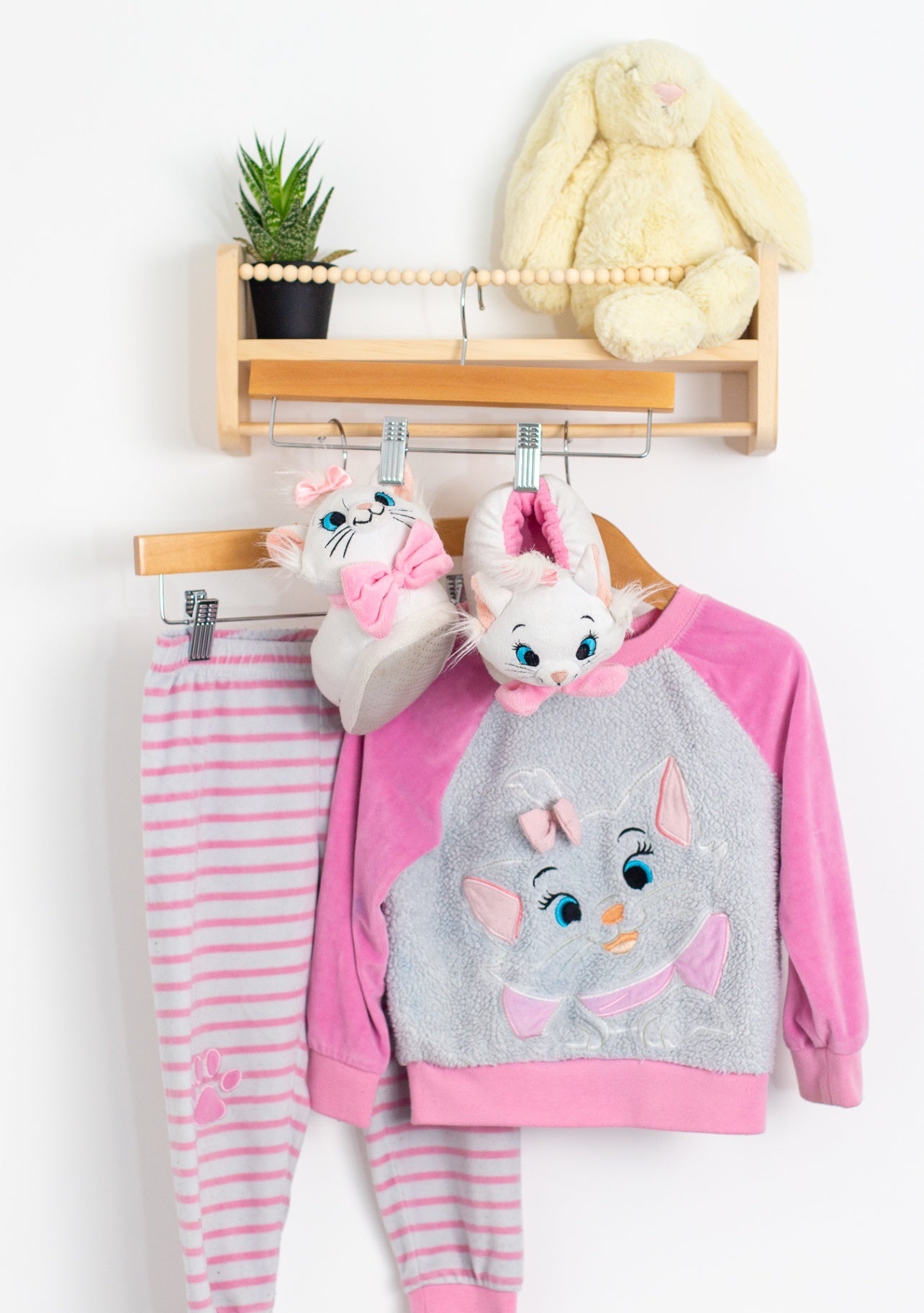 Disney 4 Pink and White Aristocats Set with Slippers play