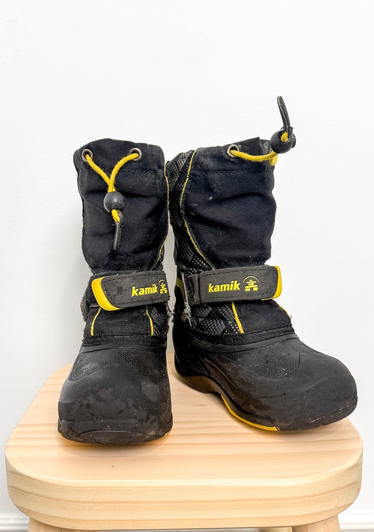 Kamik 10 Black with yellow accents