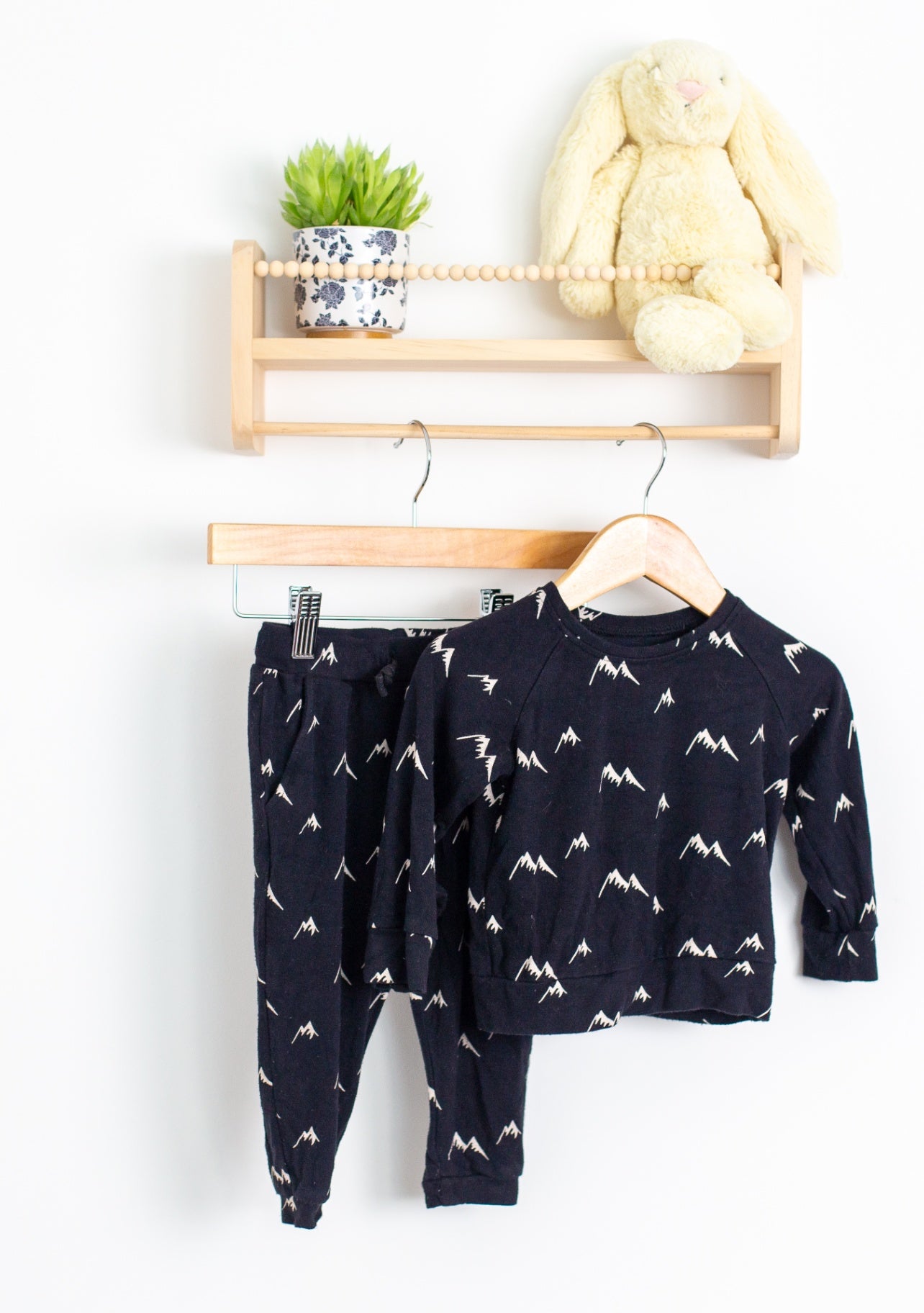 Kyte Baby 2T Black Mountain Jogger Set