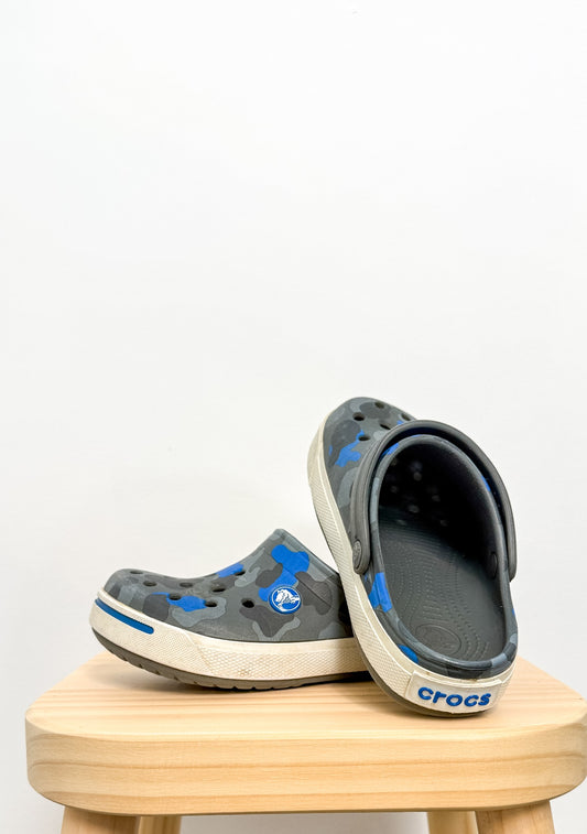 Crocs 12 Gray with blue camouflage pattern