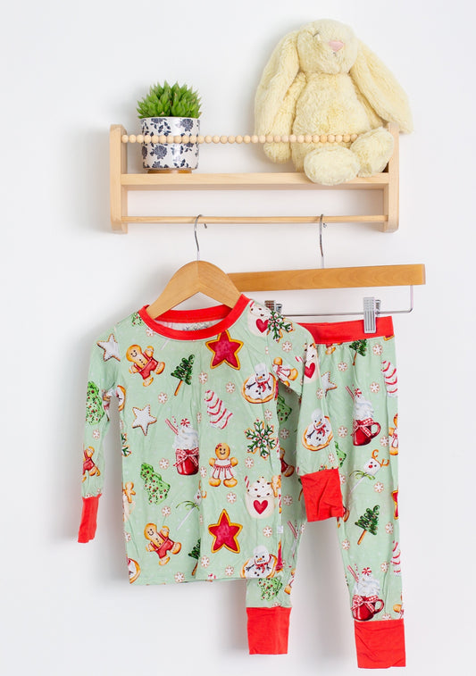 Glimmers 2T Green and Red Holiday Treats Pajamas