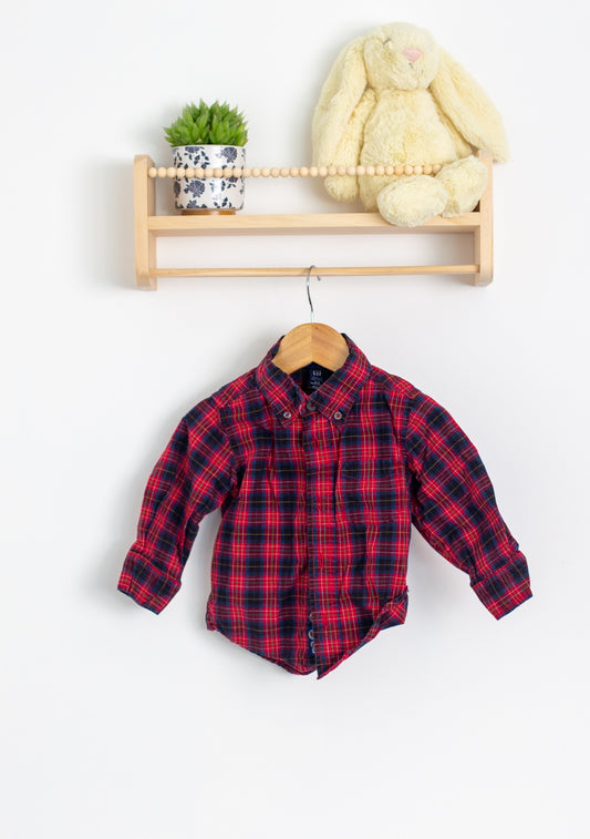 GAP 12-18M Red with a plaid pattern Button Up shirt
