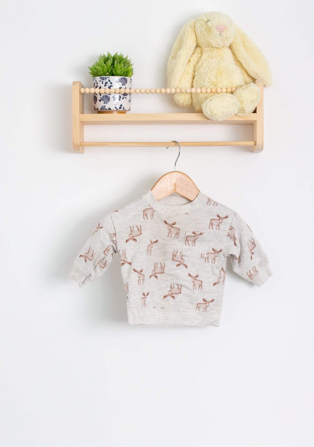 Carters 0-3M Light gray with brown reindeer pattern Pullover