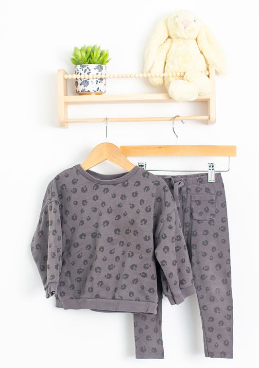 ZARA 2-3Y Gray with black leopard print Sweatsuit Play