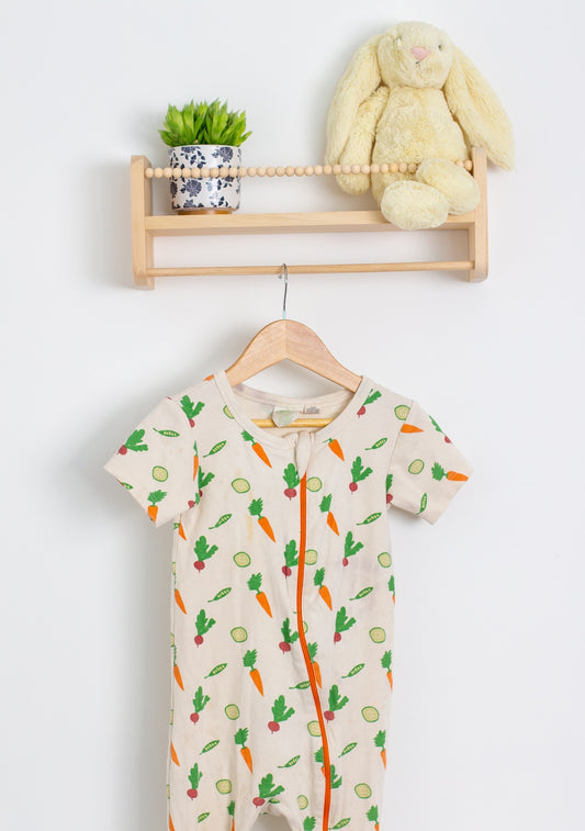 Parade Organics 3T Cream with colorful vegetable print Play