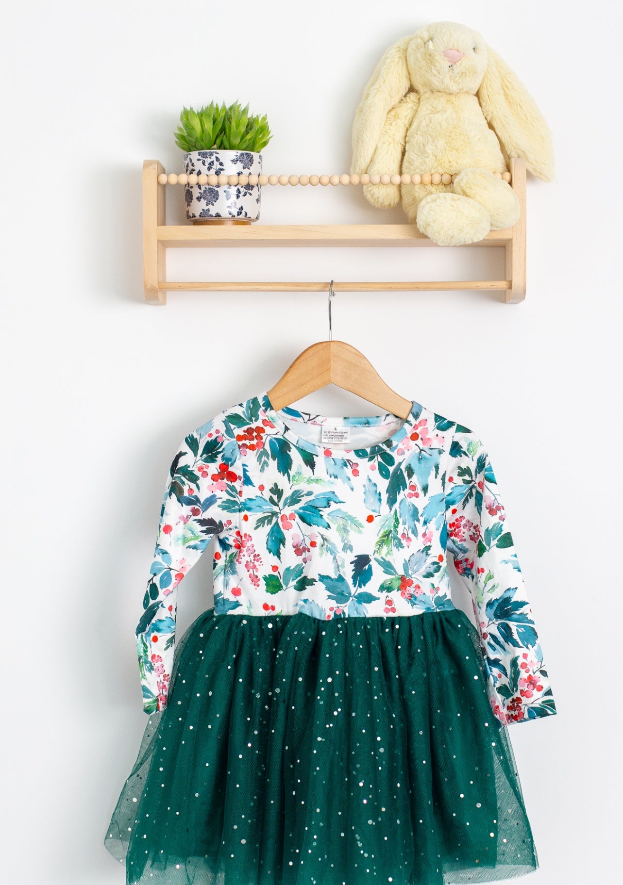 Unknown S Thule Skirt with Green Leaves and Berries