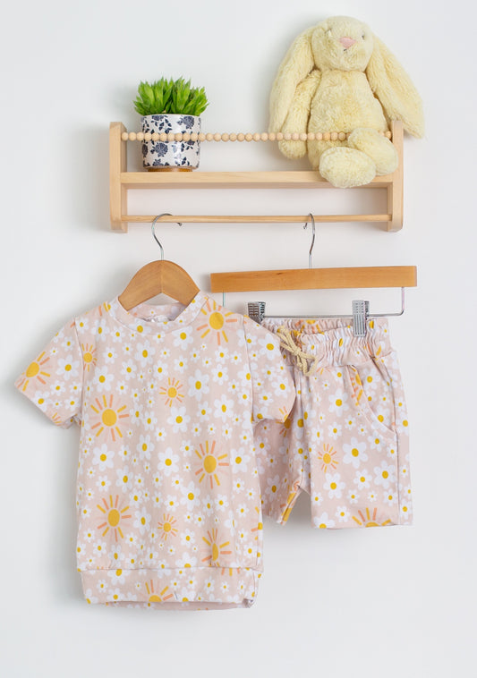 Farmhouse In the City 3T Pink with white and yellow floral pattern Outfit