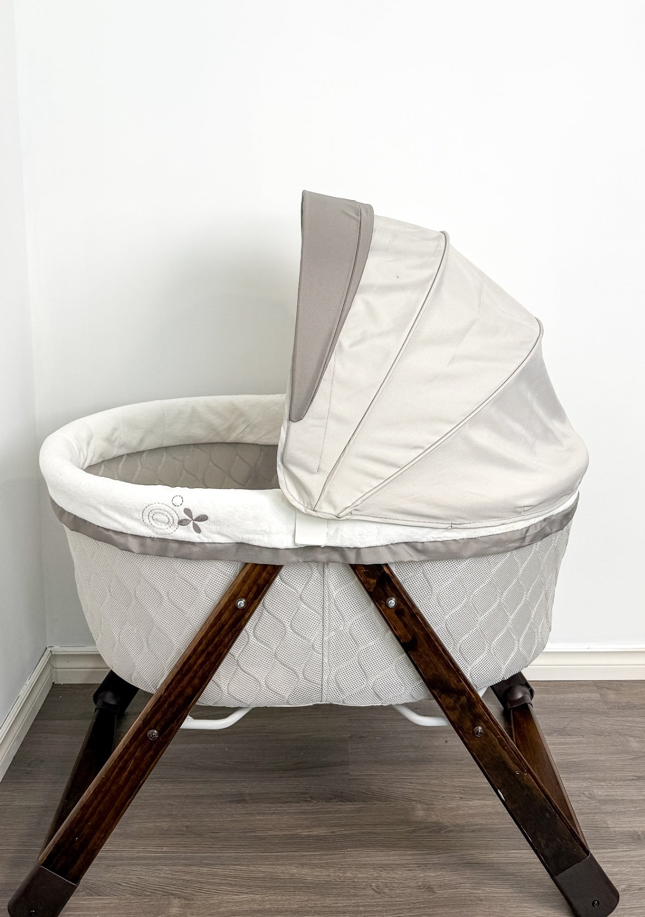 Ingenuity Foldaway Rocking Wood Bassinet Carrington