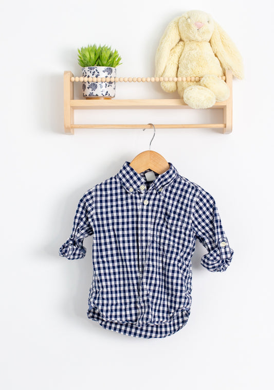 Gap 3 Navy blue and white checkered Button Up