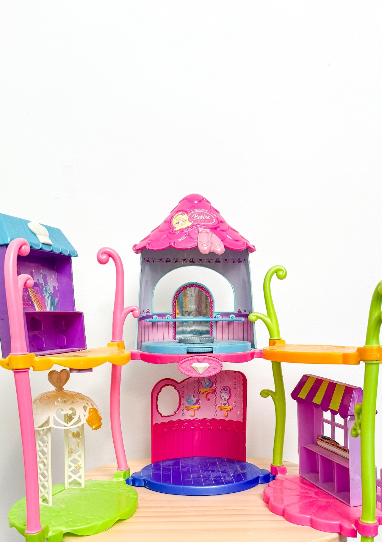 Barbie Peekabo Palace