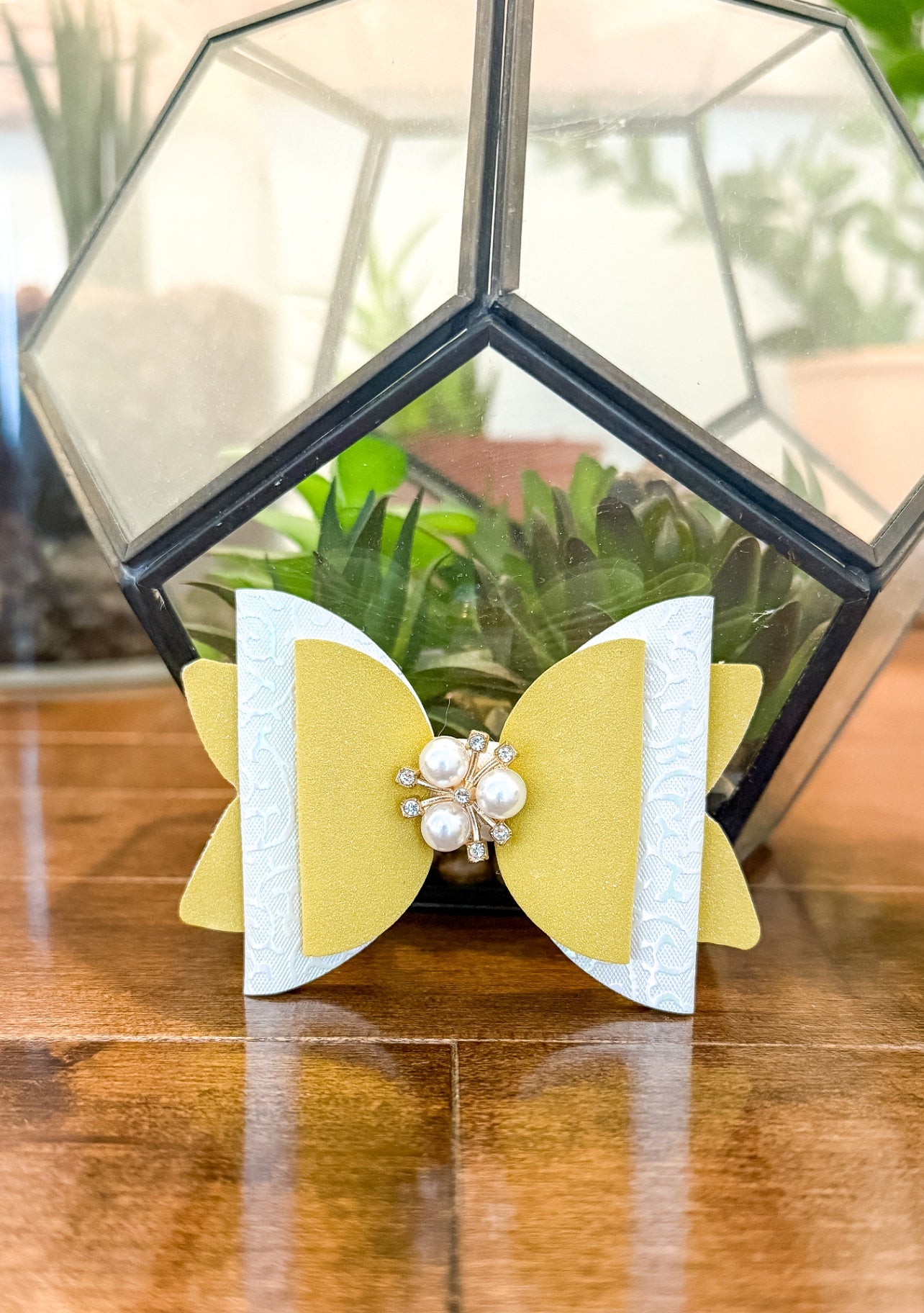 ElleBelle's Bowtique Yellow and White Pearl Bow