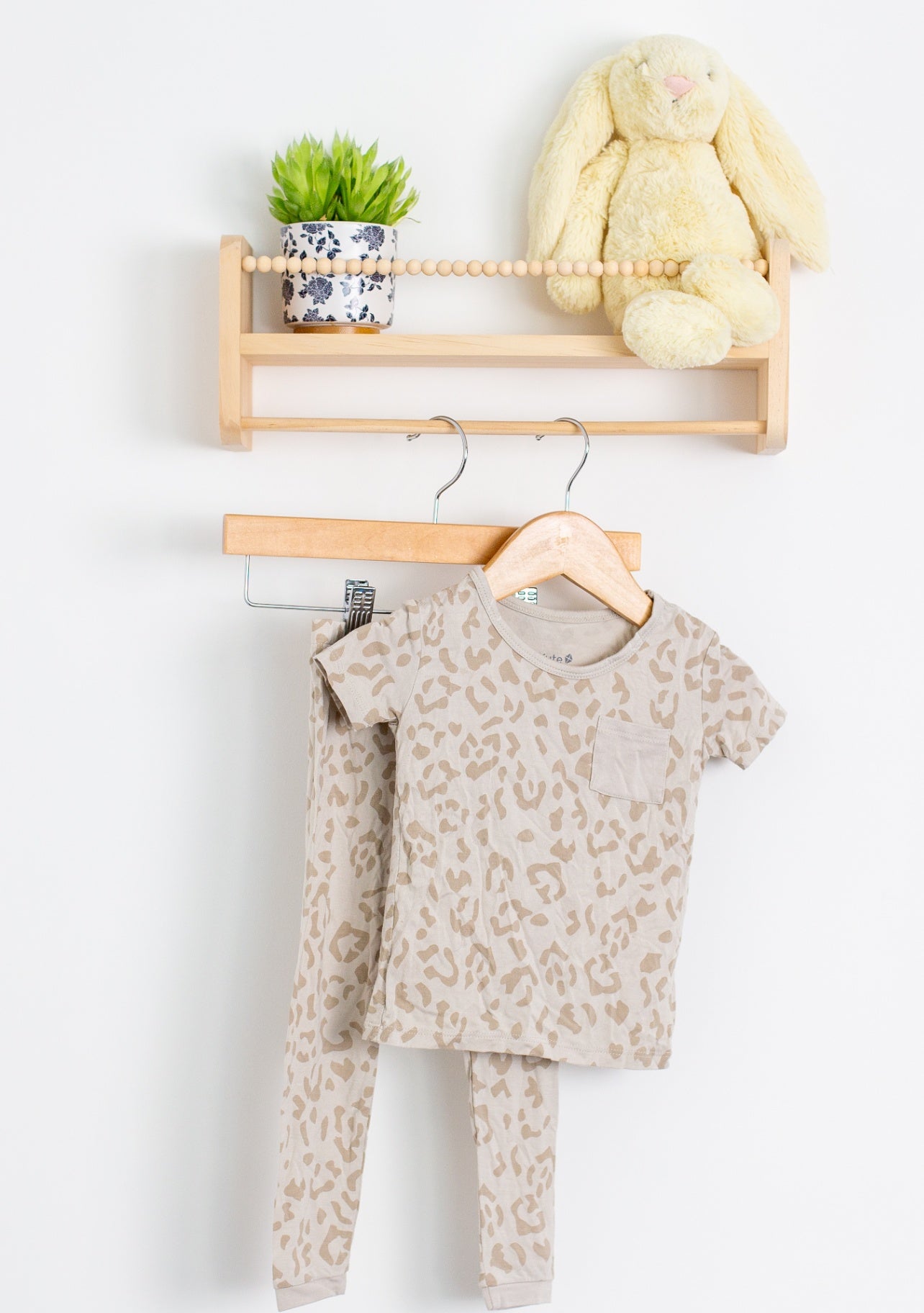 Kyte Baby 18-24M Oat Leopard Two Piece Pajamas