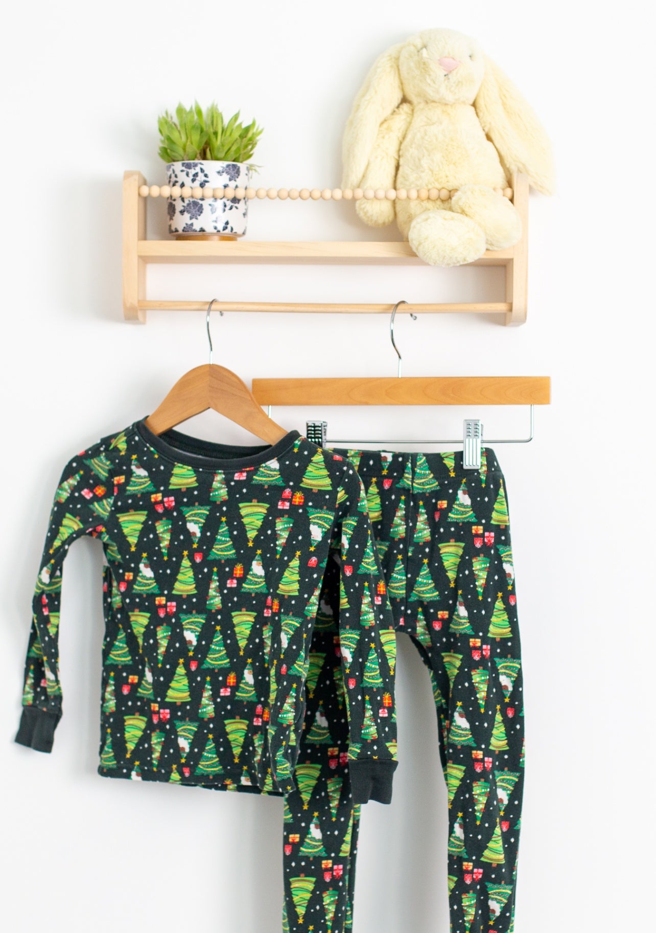 Old Navy 4T Colorful Christmas-themed prints - Whimsy
