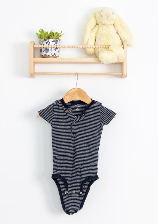Simple Joys 18M Gray and black TShirt - Whimsy